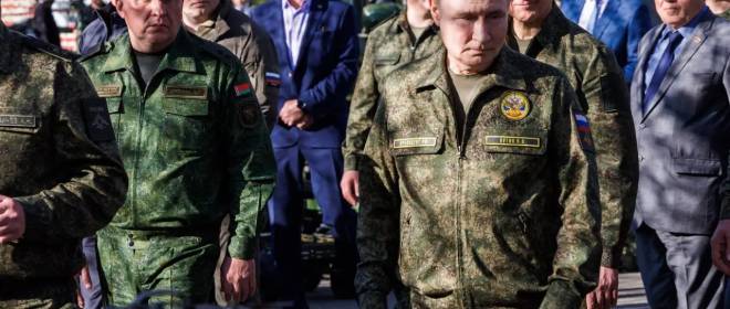 Песков назвал причину отсутствия Герасимова на учениях «Запад» в Мулино