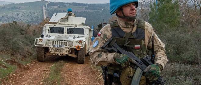 Колонна польских солдат в Ливане попала под огонь