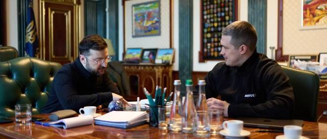 Зеленский поручил министру обороны разработать план ещё на год войны