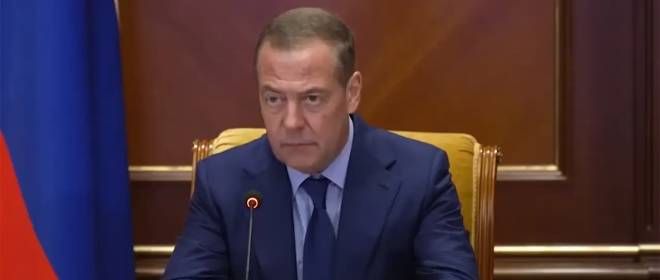 Медведев раскритиковал позицию генсека ООН по самоопределению Донбасса и Крыма