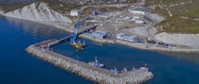 Недалеко от Новороссийска греческий танкер был атакован «неизвестным объектом»