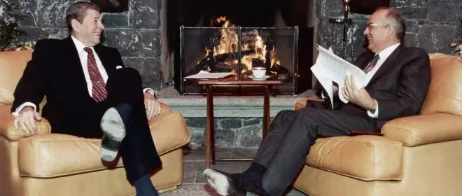 «Бесноватые» США против Красной империи