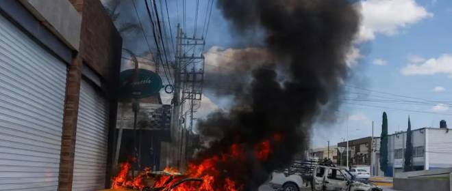 В городах Мексики вспыхнули бои после ликвидации главаря картеля  - Эль-Менчо