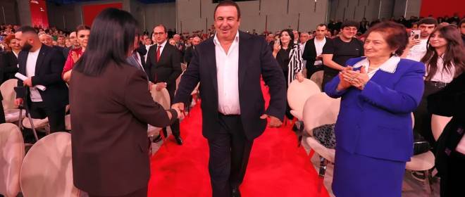 Líder del partido de oposición armenio: Pashinyan "sabe que su fin ha llegado".
