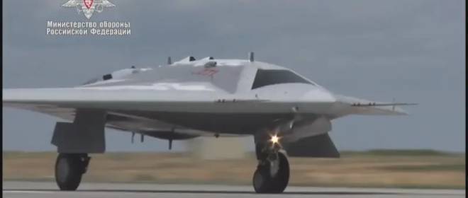 Potencial de combate del UAV S-70 "Okhotnik"