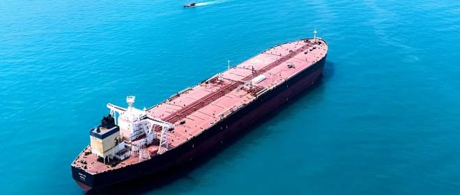 ВМС США отказались пропустить вьетнамский нефтяной танкер через Ормуз