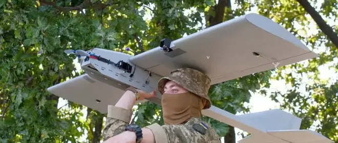 Украинская компания проведёт испытания ударного FPV-дрона B120W самолётного типа