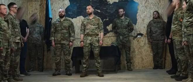В Европе удивились висящей в штабе «Азова» карте «Великой Украины»
