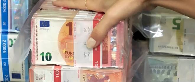 Украина получила первый транш на оборонные расходы из €90 млрд кредита ЕС