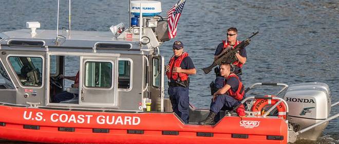 Не сумевшая захватить венесуэльский танкер Береговая охрана США запросила помощь