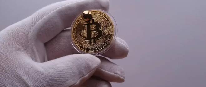 В сети распространяют теорию: золотые активы США заменят биткоином