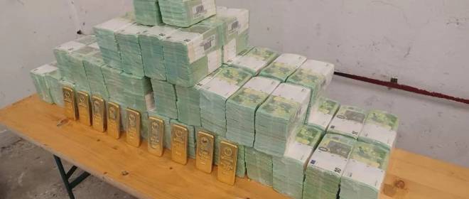 Венгрия не намерена пока отдавать Киеву изъятые деньги и золото