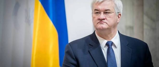 Киев торопится, шанс усадить Москву за стол переговоров стремительно тает