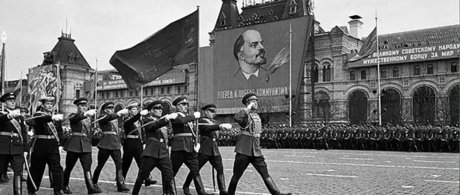 Как проходили парады 9 мая в СССР