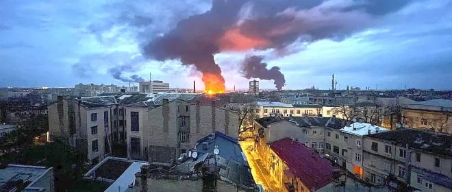 После массированной атаки «Гераней» в порту Рени до сих пор тушат пожары