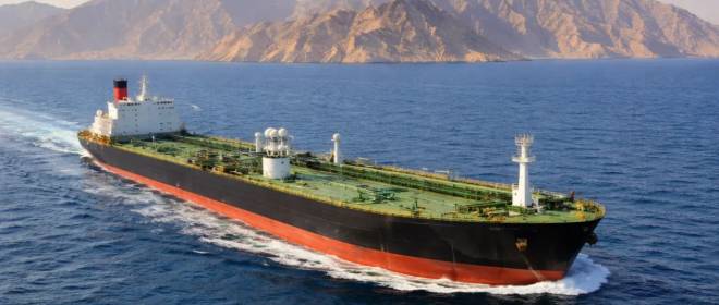 UKMTO: Катера КСИР открыли огонь по танкеру у берегов Омана