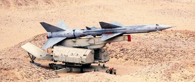 Avioane de luptă și forțele de apărare aeriană din Yemen înainte de începerea campaniei aeriene de către Coaliția Arabă în 2015