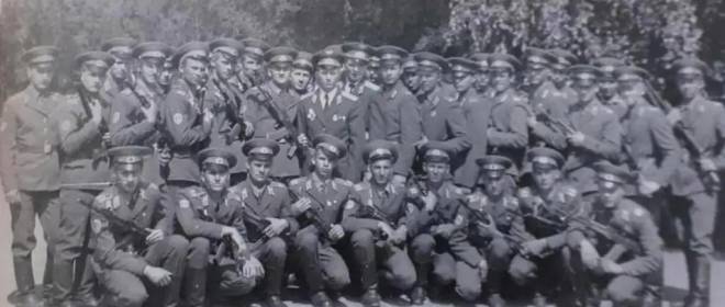 Эпизоды из жизни десантников: От Учений к Тревоге