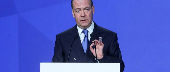 Медведев: Запад не смог добиться своих целей введением антироссийских санкций