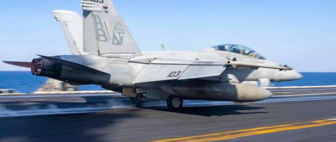 Как авианосная группа свой самолет сбила