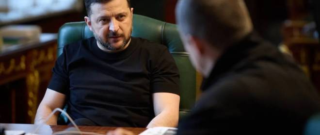 Зеленский опустился на четвертое место в рейтинге доверия населения Украины
