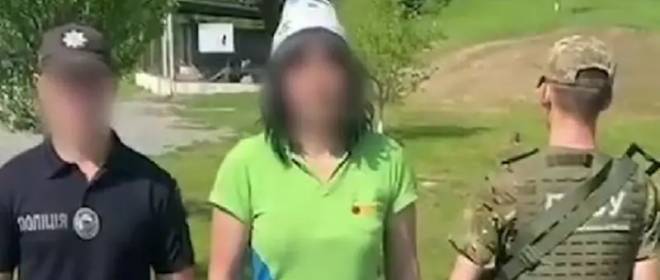 Um ucraniano de 44 anos tentou escapar da mobilização na Roménia vestindo-se de mulher.