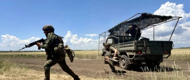 Подтверждён полный контроль над ЛНР: флаг РФ в Дружелюбовке Харьковской области