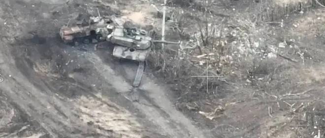 AP: Американские танки Abrams сняты с линии фронта и выведены в тыл украинской армии