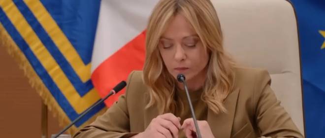 Итальянский премьер: Евросоюзу пора наладить диалог с Россией