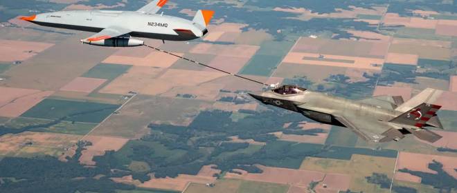 США произвели выкатку первого серийного БПЛА-топливозаправщика MQ-25A Stingray