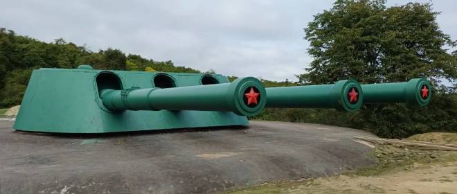 Береговая батарея на № 981 имени К.Е. Ворошилова на острове Русский