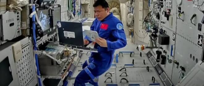 «Шэньчжоу-20» не вернулся на Землю: тайконавты застряли на орбите