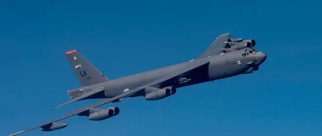 В США разбился стратегический бомбардировщик B-52, у экипажа шансов не было