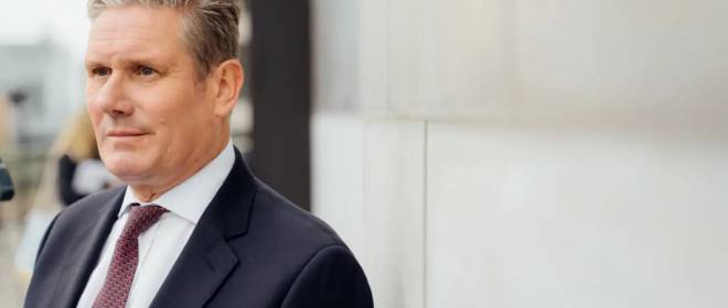 Подножка от Эпштейна: в Шотландии Стармера призвали уйти в отставку