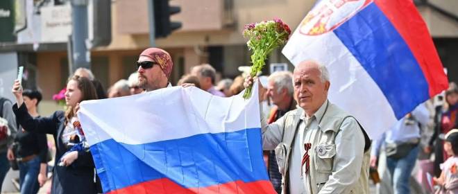 Сербский политик: в Белграде рассматривают отмену безвиза с Россией в этом году