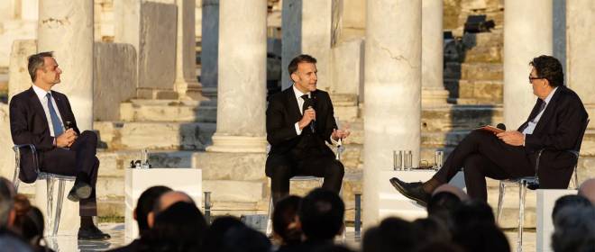 Макрон - грекам: Если посягнут на ваш суверенитет, мы будем рядом