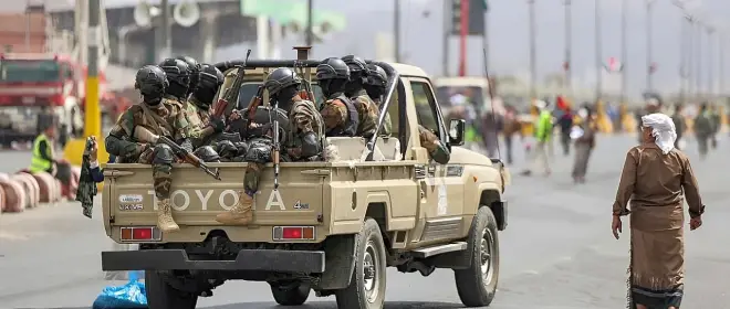Arab media: Yemeni Houthis are breaking through to the Bab el-Mandeb Strait.