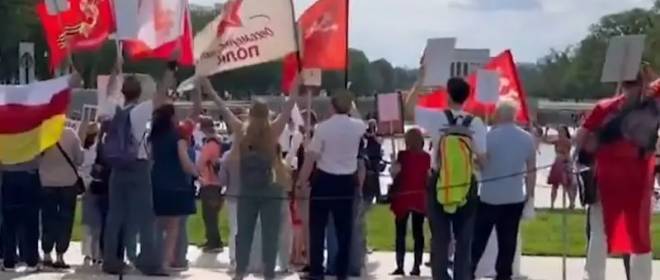 Попытки проукраинских активистов сорвать «Бессмертный полк» в Вашингтоне провалились, акция прошла после 6-летнего перерыва