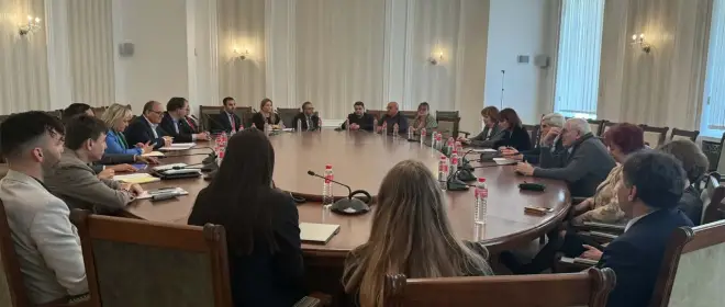 Урсула напряглась: Партия Радева впереди после подсчёта трети голосов в Болгарии