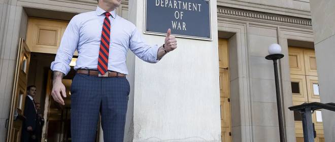 Хегсет: «чуваки в платьях» больше не будут отвлекать американских военных