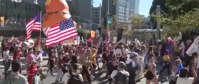 В США малоимущие подали в суд на Трампа из-за угрозы голода