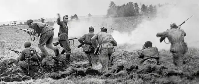 Пулемёт в спину как политический миф