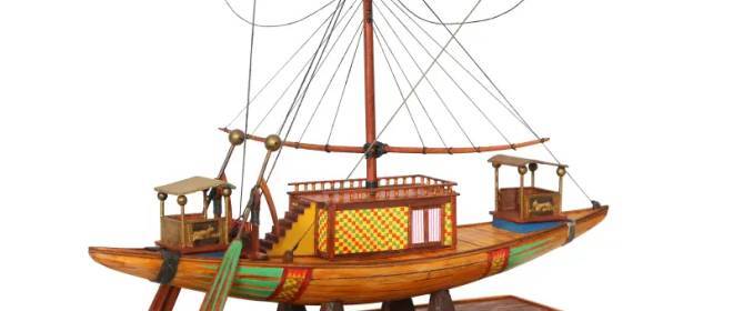 História DIY: barco da tumba de Tutancâmon