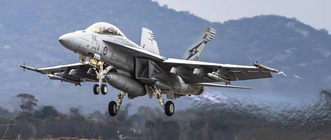 Тренировочный вылет истребителя F/A-18 Hornet КМП ВМС США закончился падением