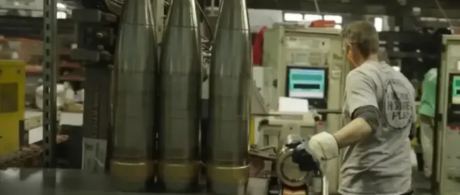 Армия США взыщет штрафы с компаний за срыв поставок снарядов на Украину