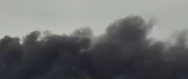 Серия ударов нанесена по военным объектам в Харькове и Днепропетровске - горят склады с оружием