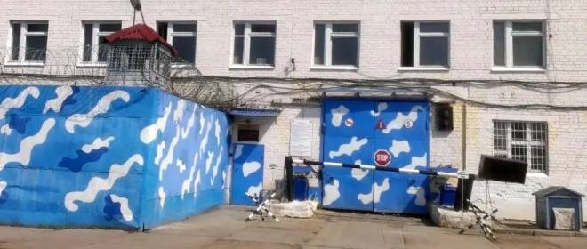 При въезде в ИК-47 в Свердловской области задержан грузовик с арсеналом оружия