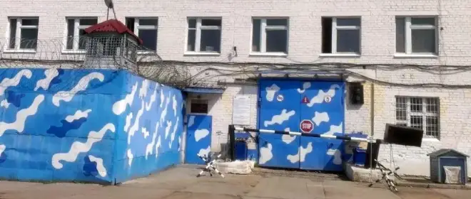 При въезде в ИК-47 в Свердловской области задержан грузовик с арсеналом оружия