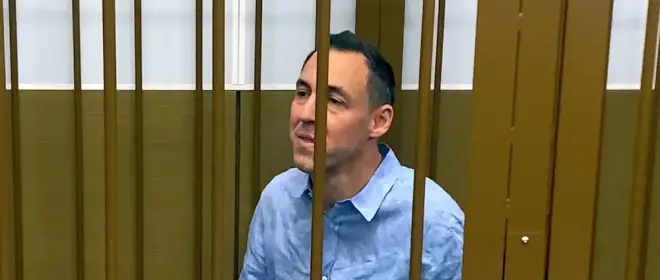 Макрон вспомнил об арестованном в РФ французе после прямой линии с Путиным