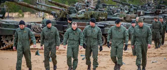 Ministre hongrois des Affaires étrangères : personne n'a attaqué l'OTAN et l'introduction de troupes en Ukraine conduirait à la Troisième Guerre mondiale